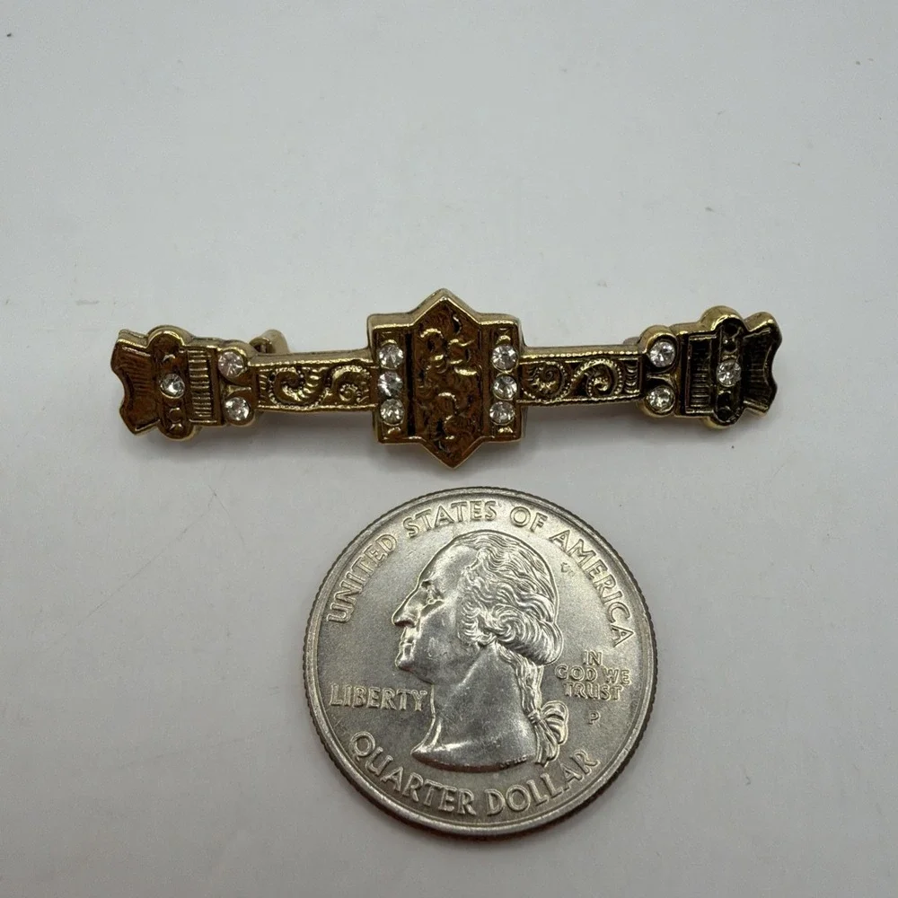BAR BROOCH,‎ ANITIQUE VICTORIAN STYLE. FAUX DIAMONDS. GOLD TONE. UNSIGNED